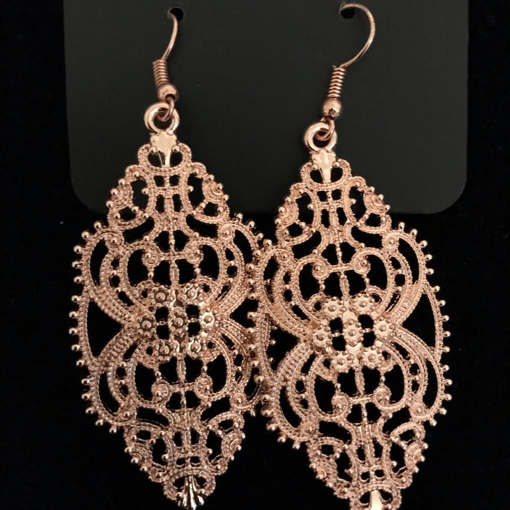 Jewelry - Picture 4 of 8